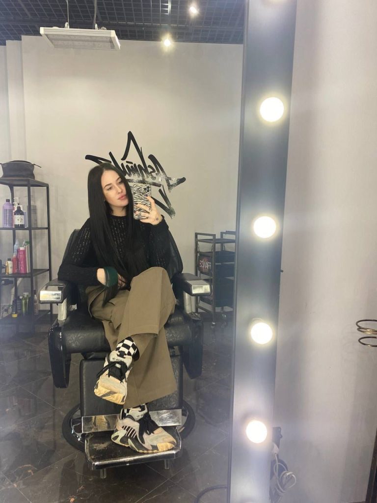 Эскортница Элис