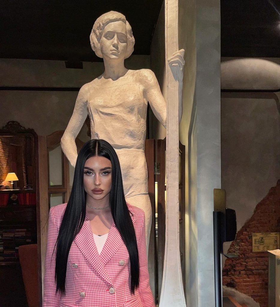 Эскортница Лекси