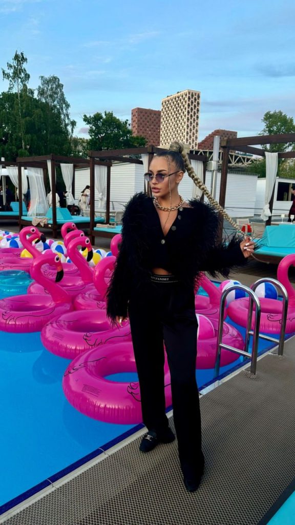 Эскортница Кира в Москве