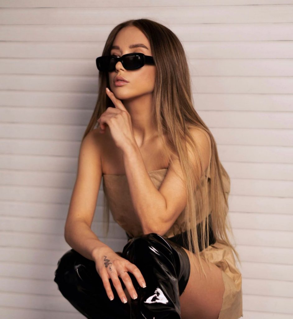 Эскортница Мэри