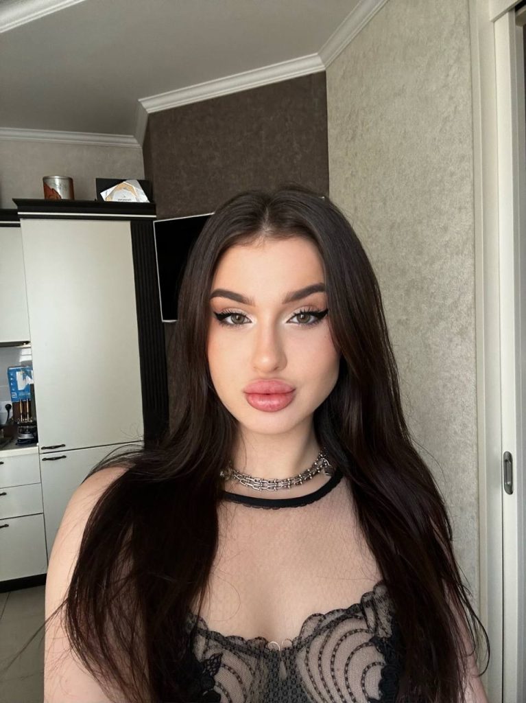 Эскорт модель Карина