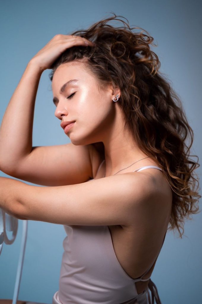 Эскортница Алиса