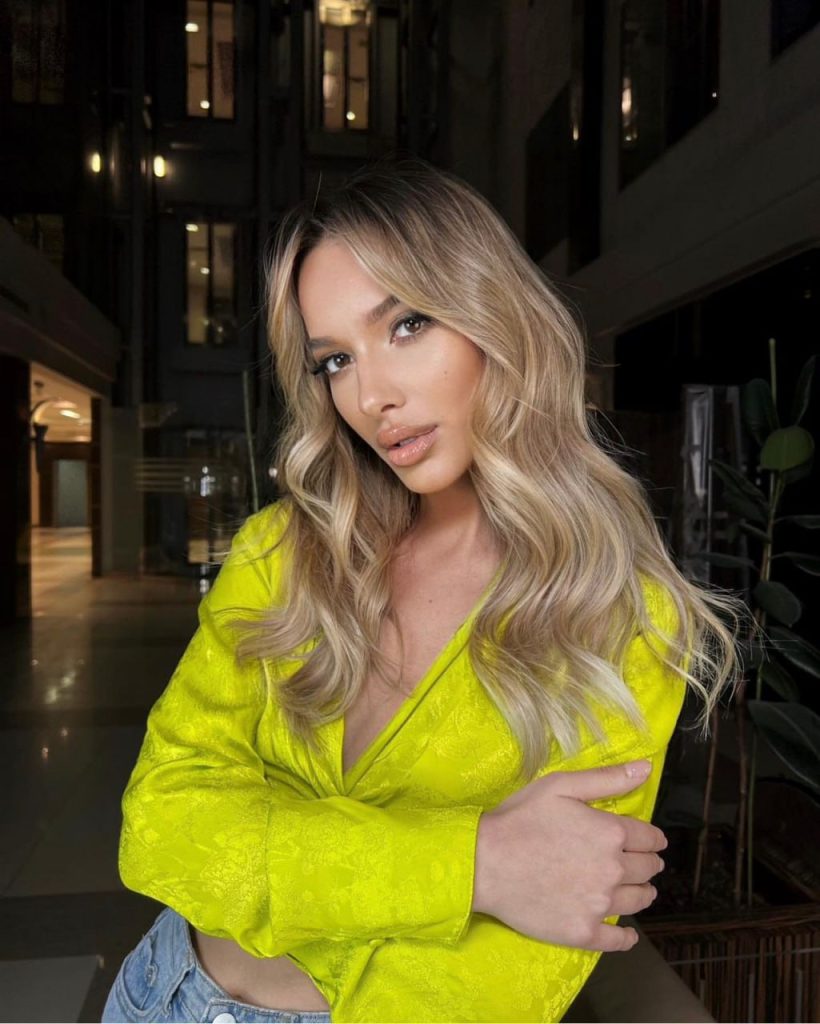 Эскортница Каринэ в Москве